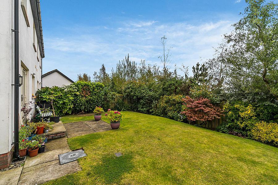 14 Bracken Hill Close