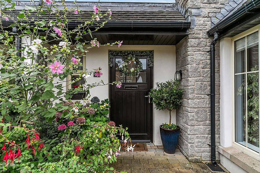 14 Bracken Hill Close