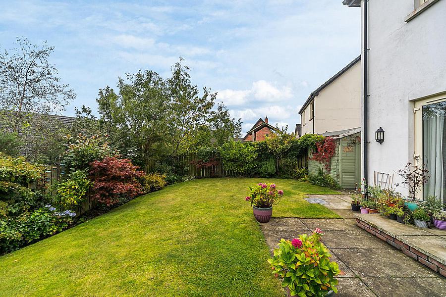 14 Bracken Hill Close