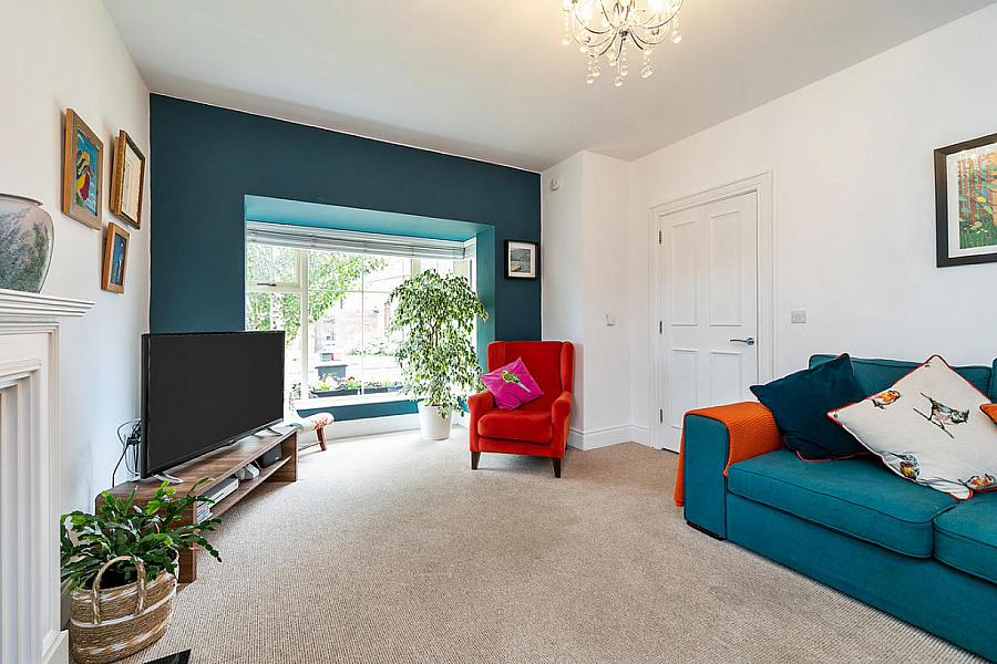 14 Bracken Hill Close