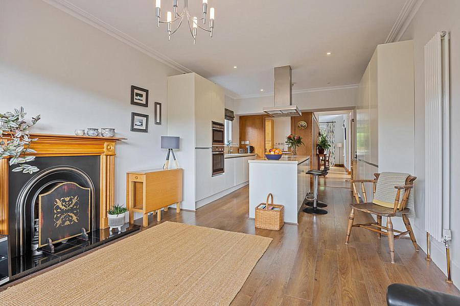 16 Cleaver Park