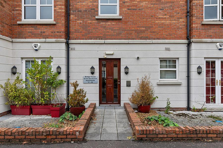22 Bridge House