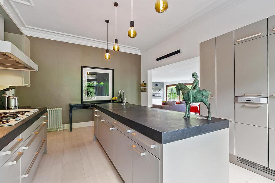 21 Deramore Park