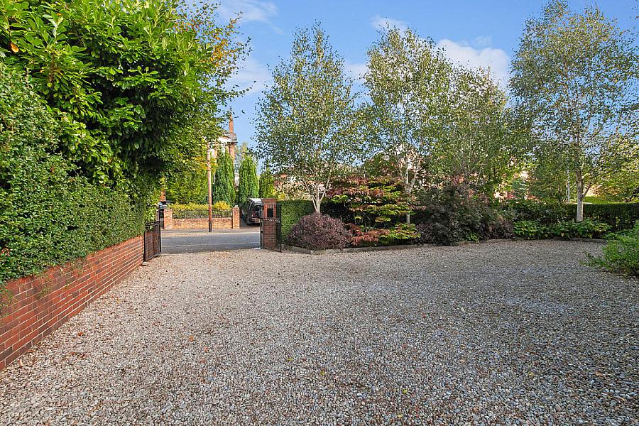 21 Deramore Park
