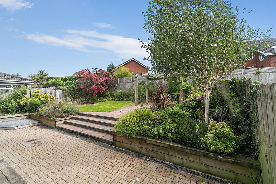 94 Trossachs Drive
