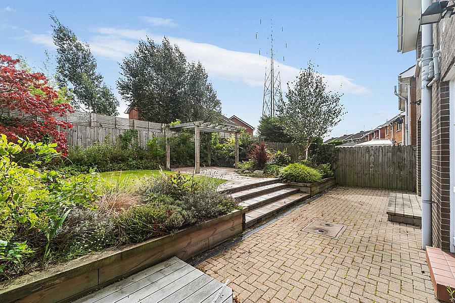94 Trossachs Drive