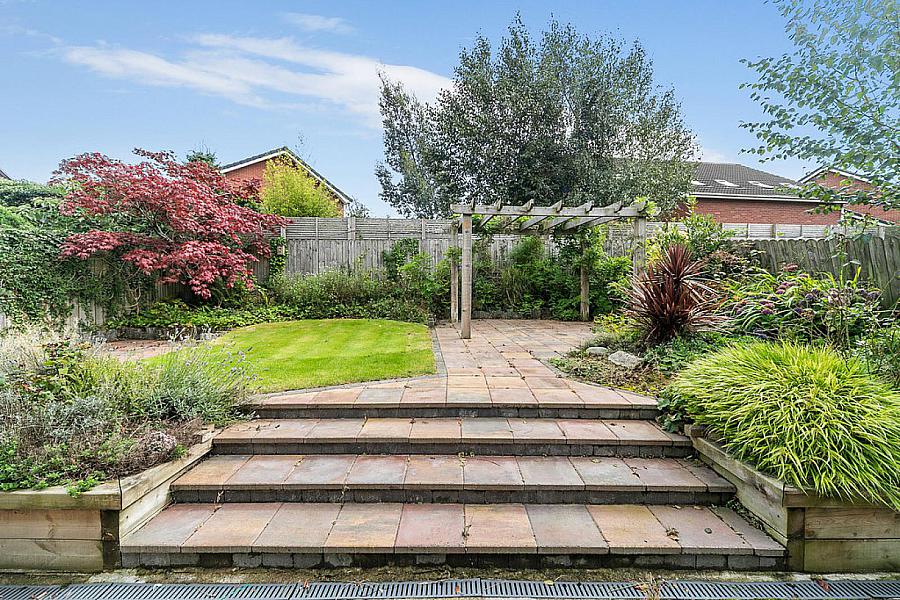 94 Trossachs Drive
