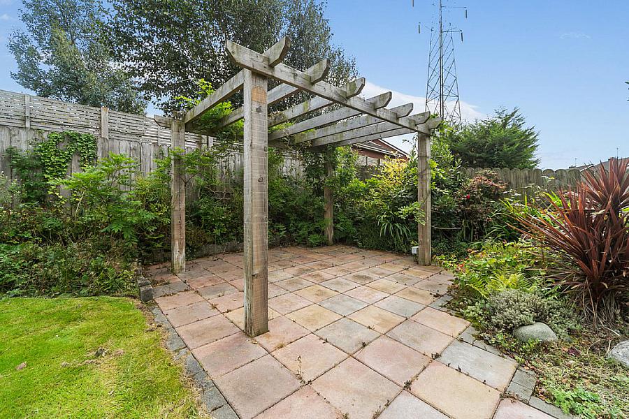 94 Trossachs Drive