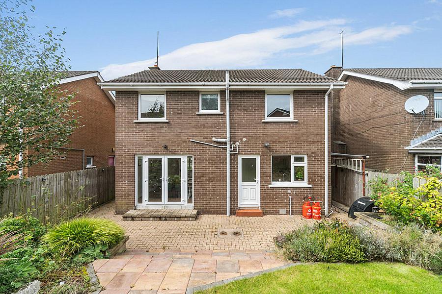 94 Trossachs Drive