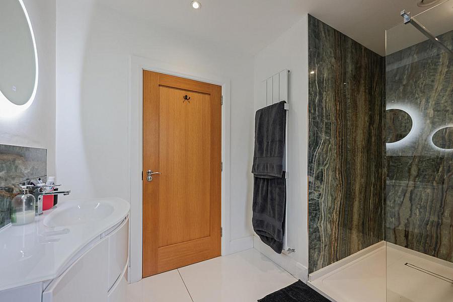 43C Monree Road