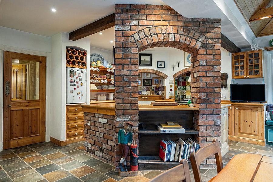 51A Myrtlefield Park