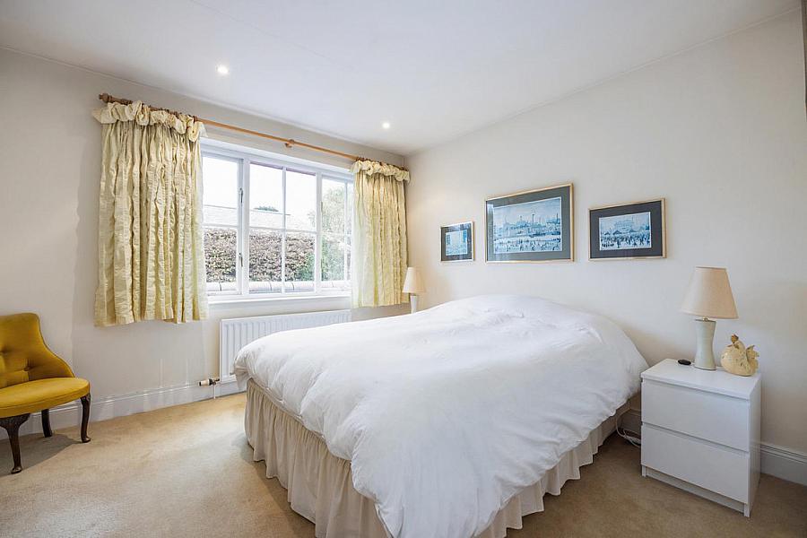 51A Myrtlefield Park