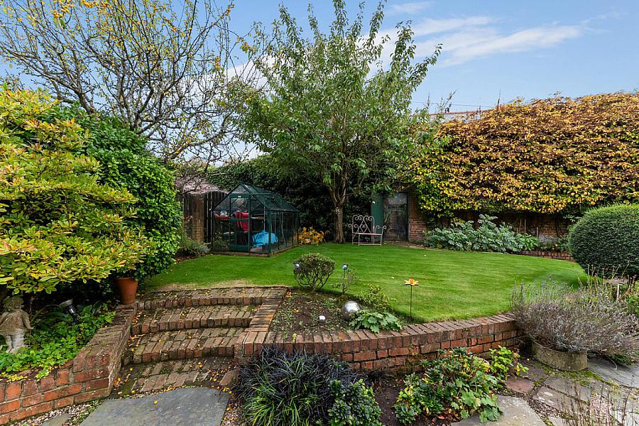 51A Myrtlefield Park