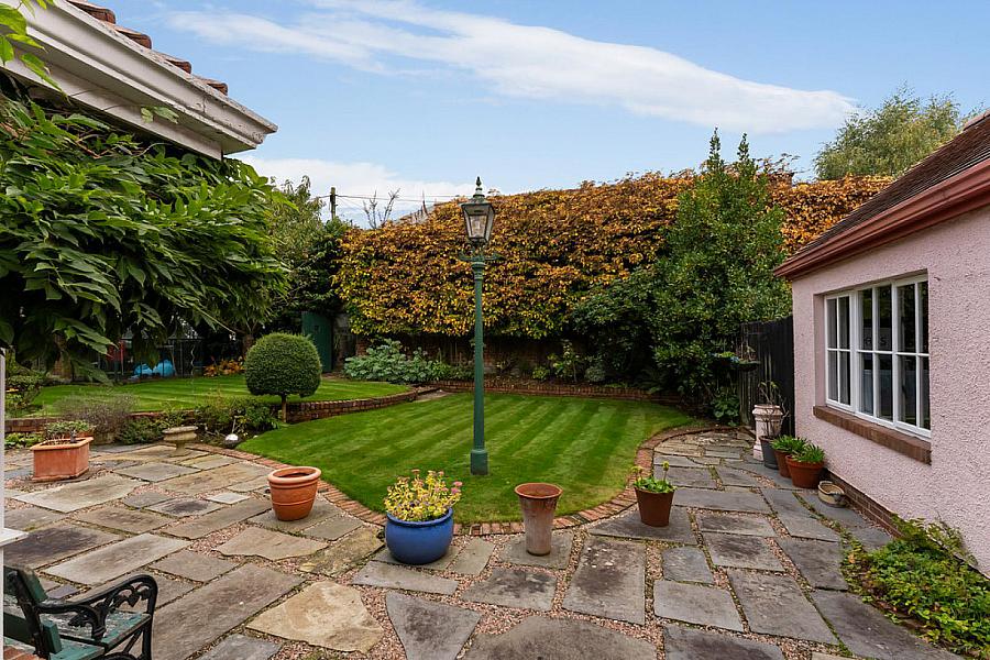51A Myrtlefield Park