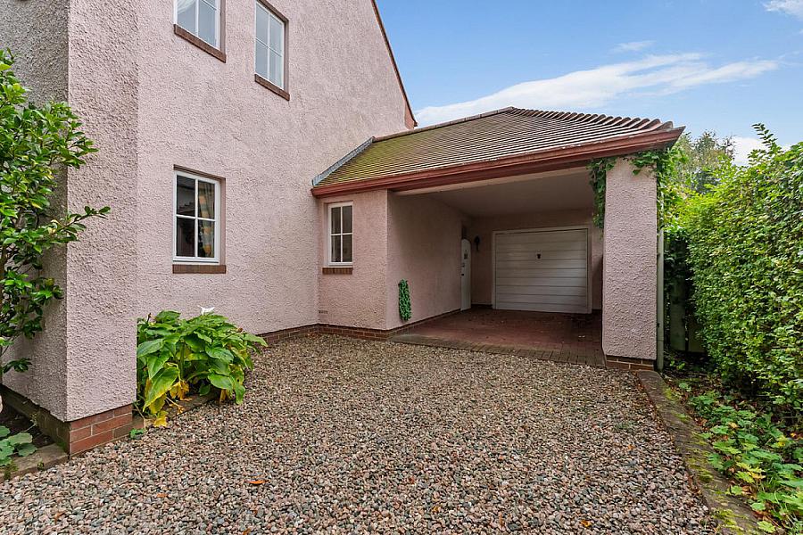 51A Myrtlefield Park