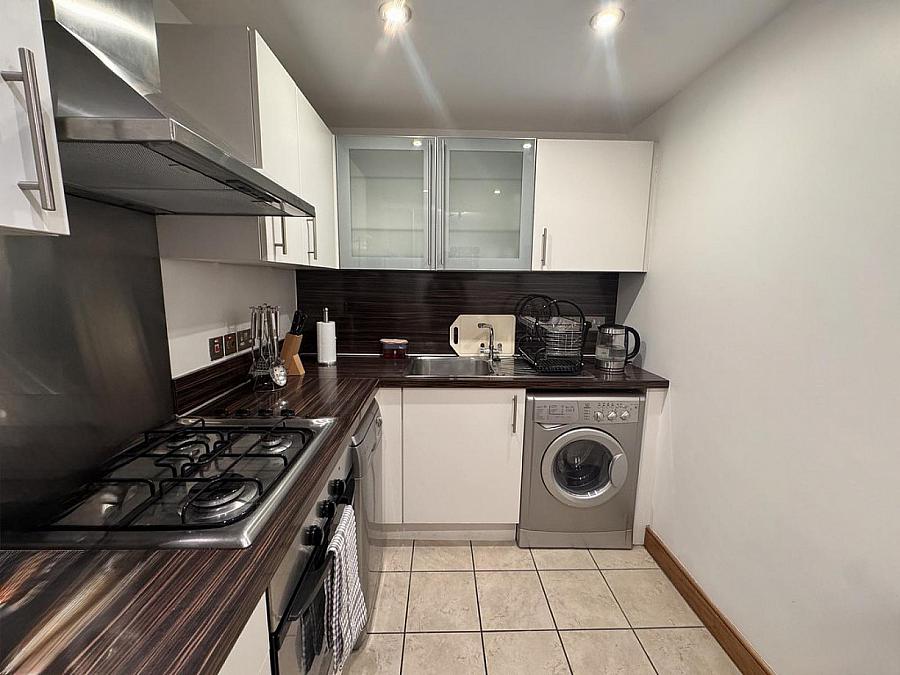 69 Victoria Place, Wellwood Street