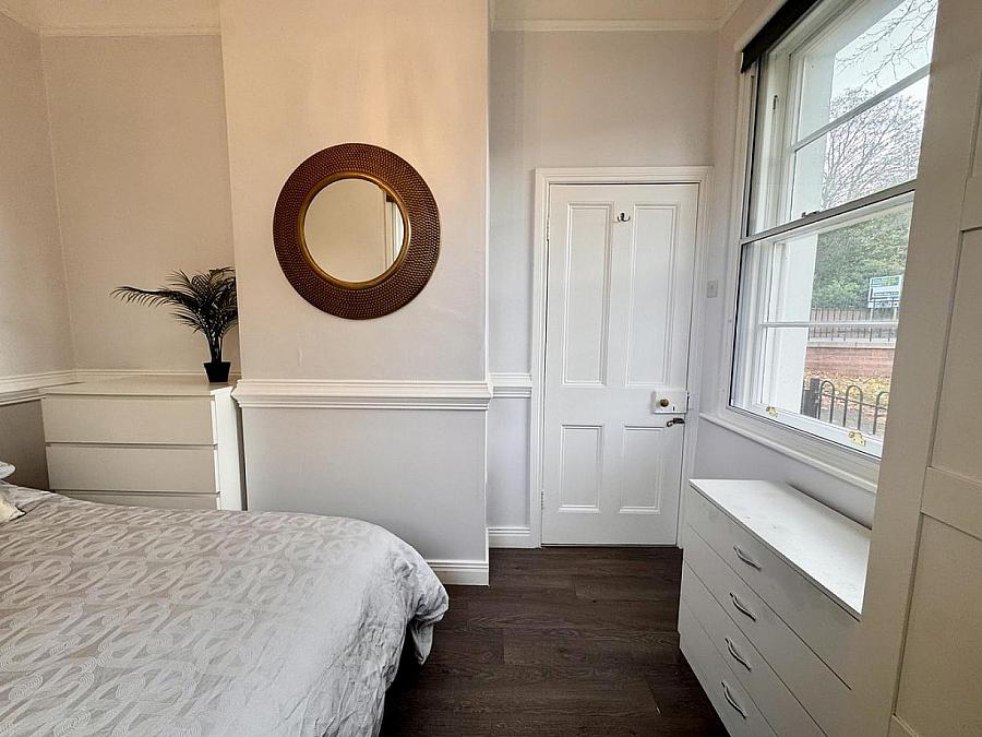 Gate House, 58 Malone Park