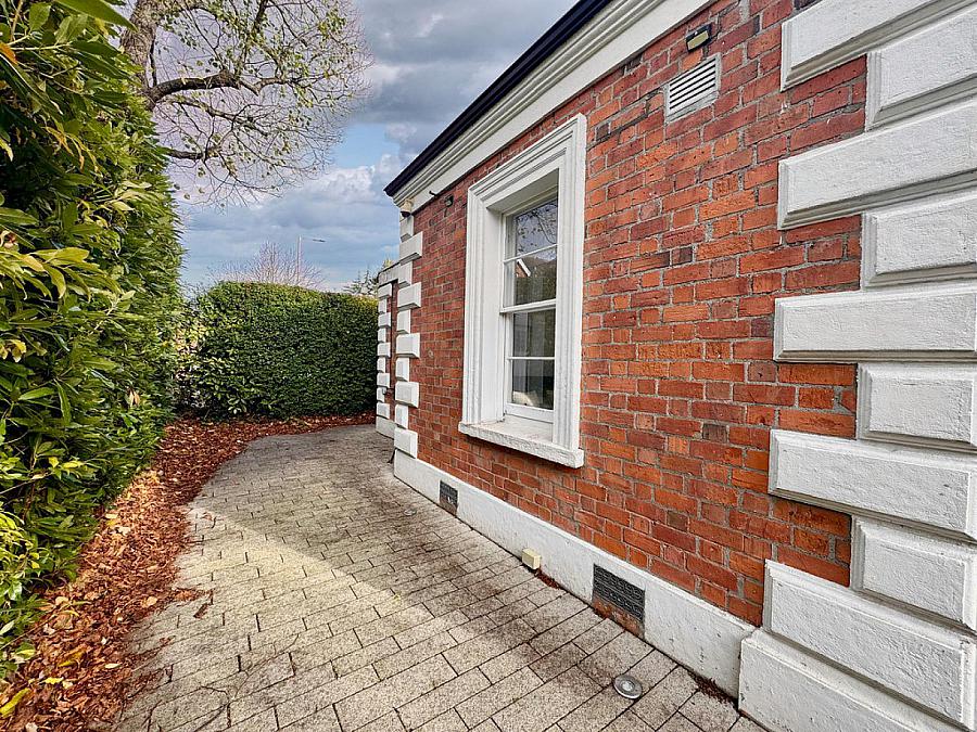 Gate House, 58 Malone Park