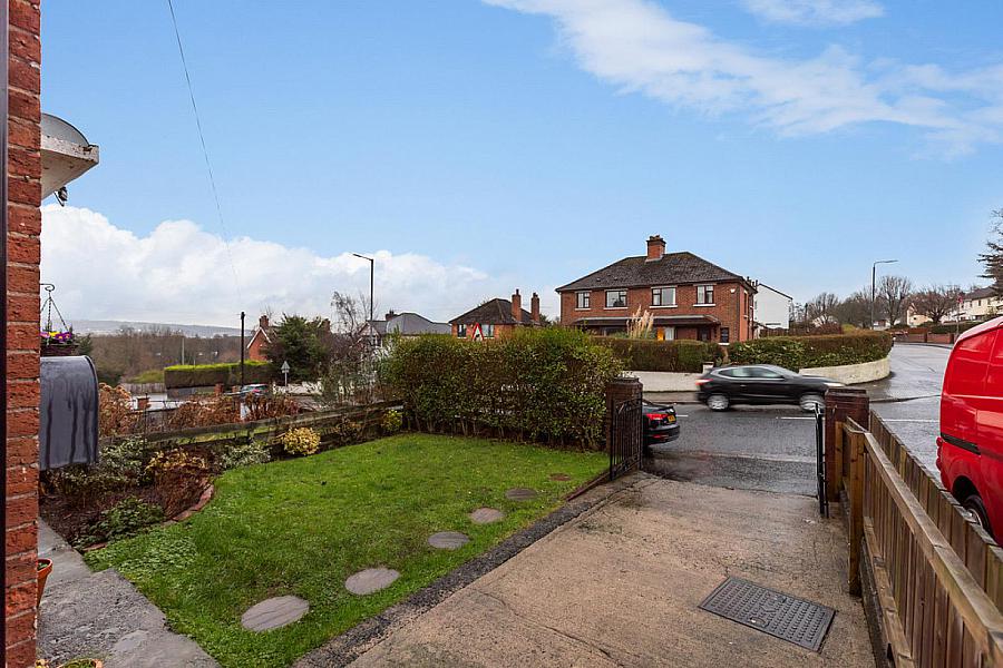 96 Donegall Park Avenue