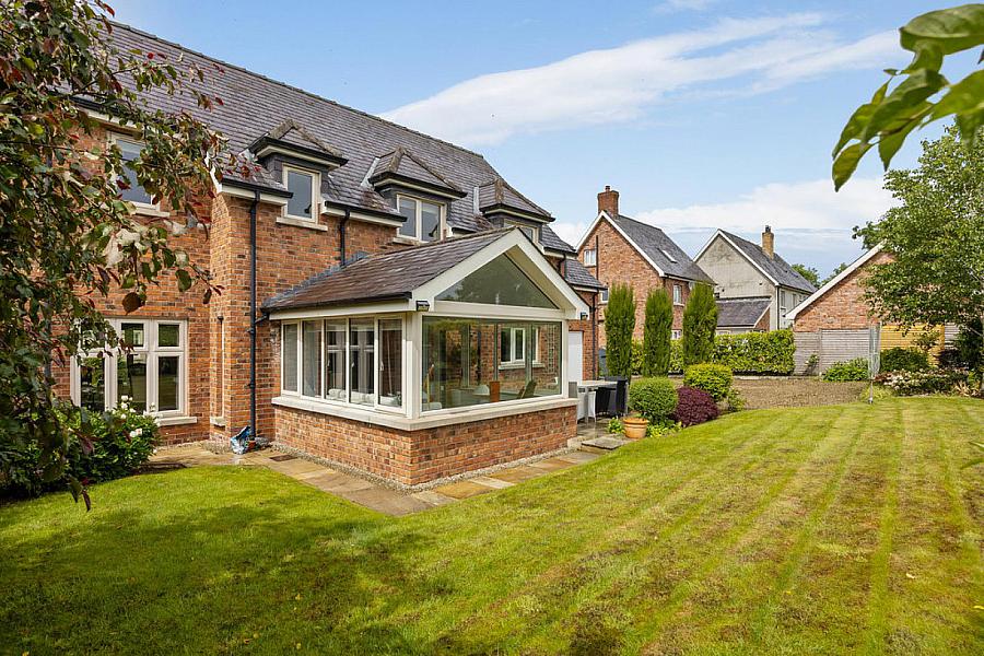 10 Governors Gate Meadow