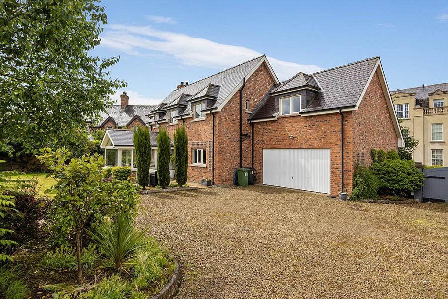 10 Governors Gate Meadow