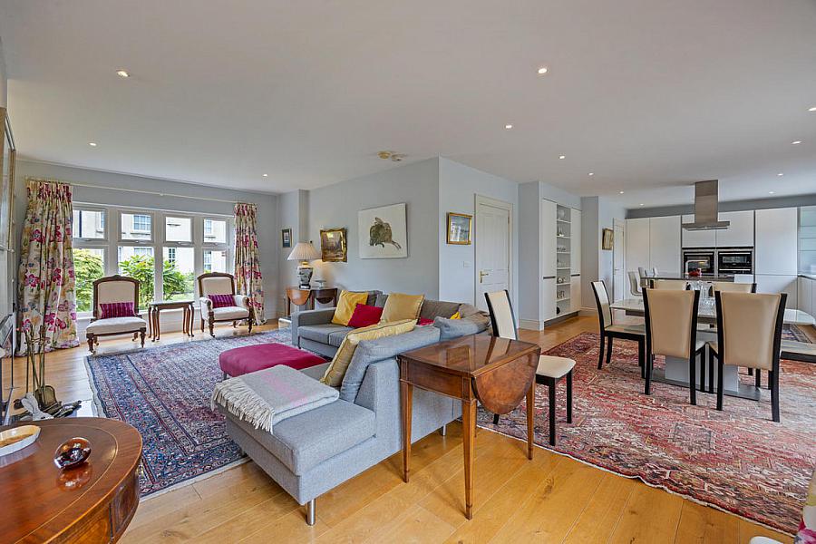 10 Governors Gate Meadow