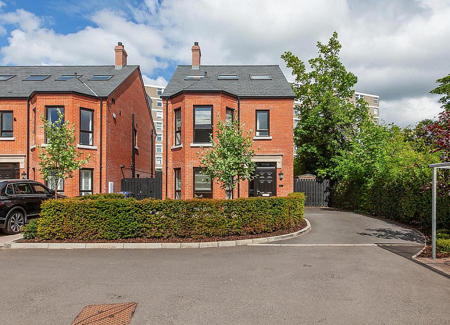 17B Upper Lisburn Road