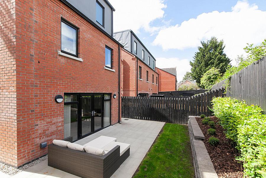 17B Upper Lisburn Road