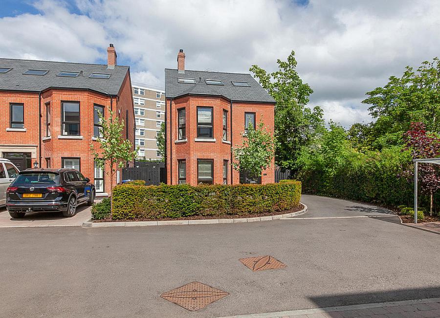 17B Upper Lisburn Road