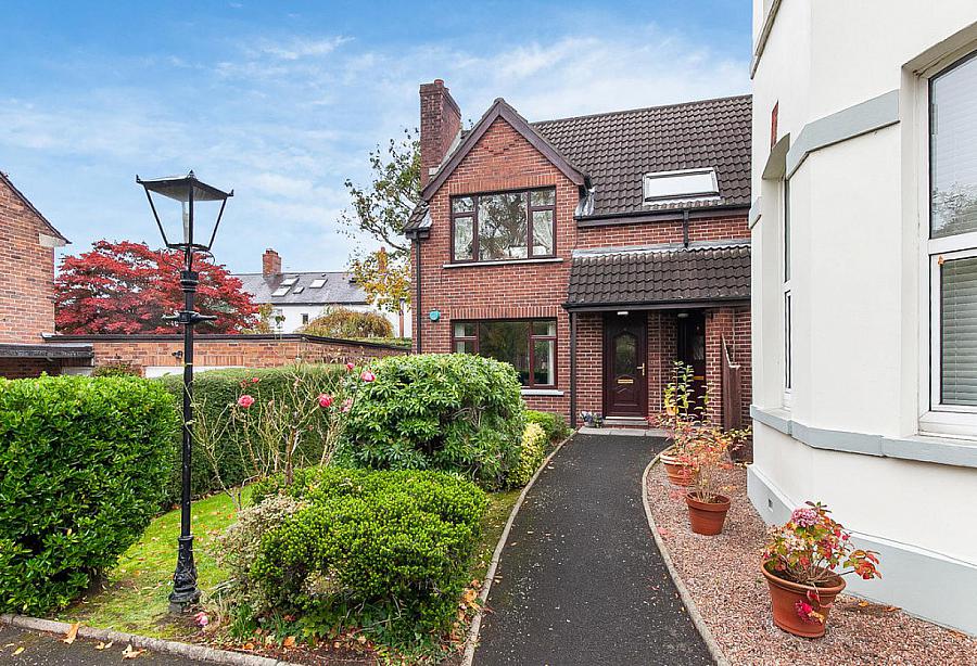 Apt 3, 58 Marlborough Park South