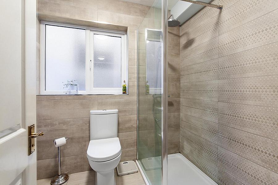 Apt 3, 58 Marlborough Park South