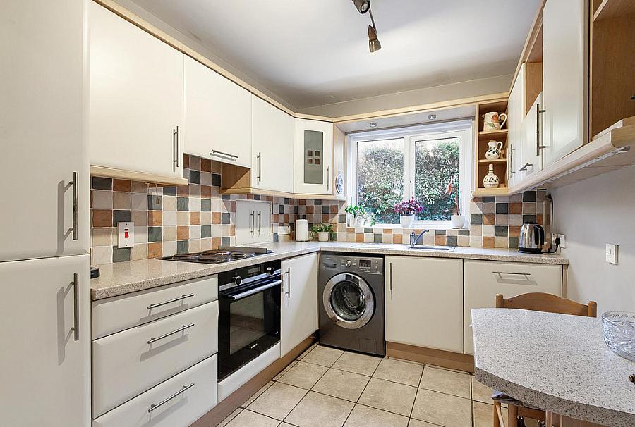 Apt 3, 58 Marlborough Park South