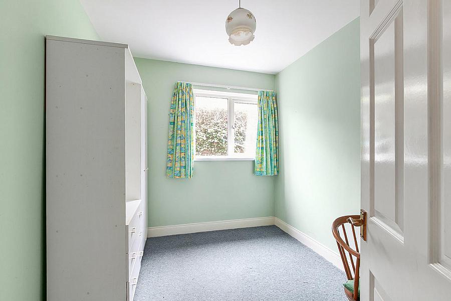 Apt 3, 58 Marlborough Park South