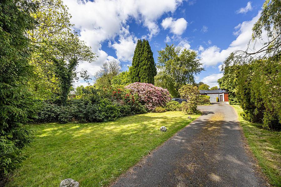 34 Old Manse Road