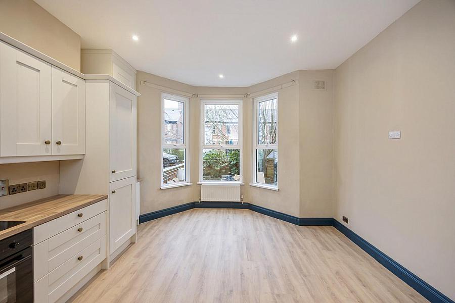 Apt 1 48 North Parade