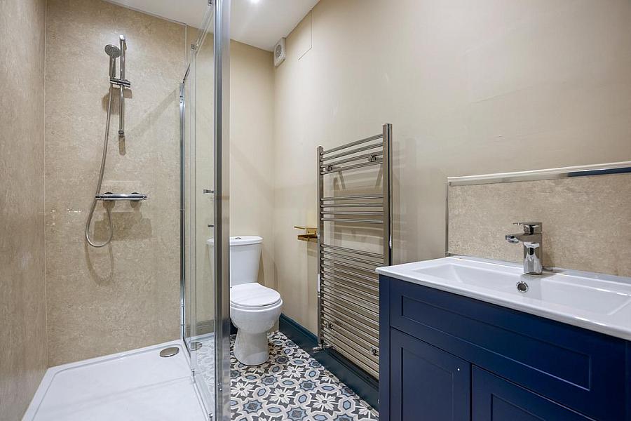 Apt 1 48 North Parade