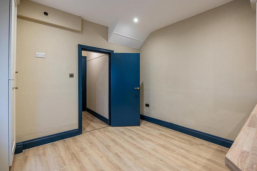 Apt 2 48 North Parade