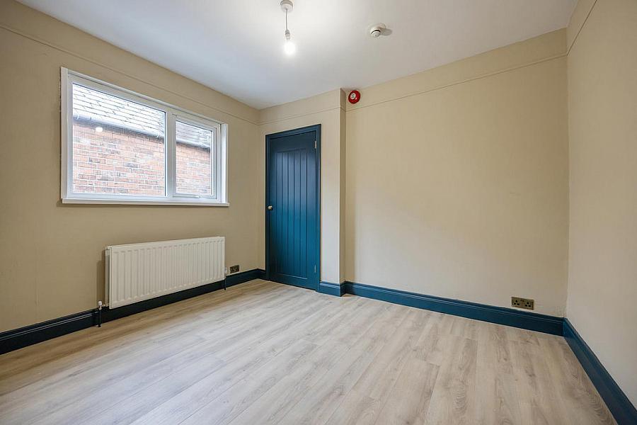 Apt 2 48 North Parade