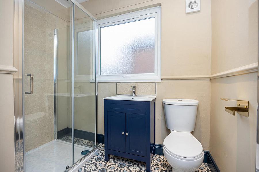 Apt 2 48 North Parade