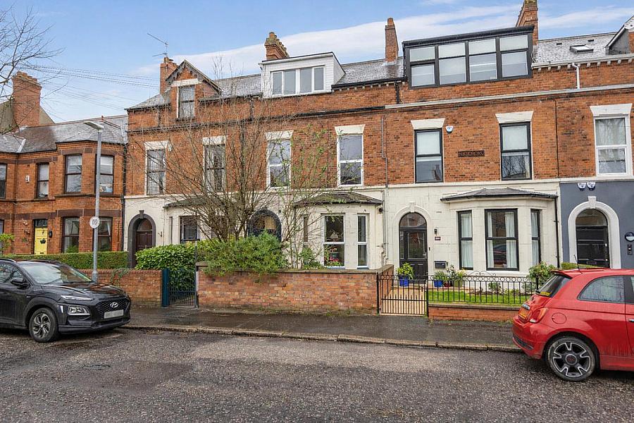 Apt 3 48 North Parade