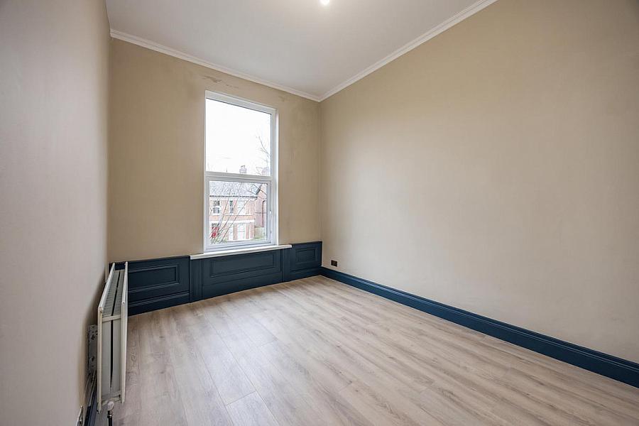 Apt 3 48 North Parade