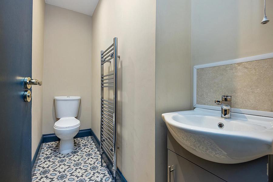 Apt 4 48 North Parade