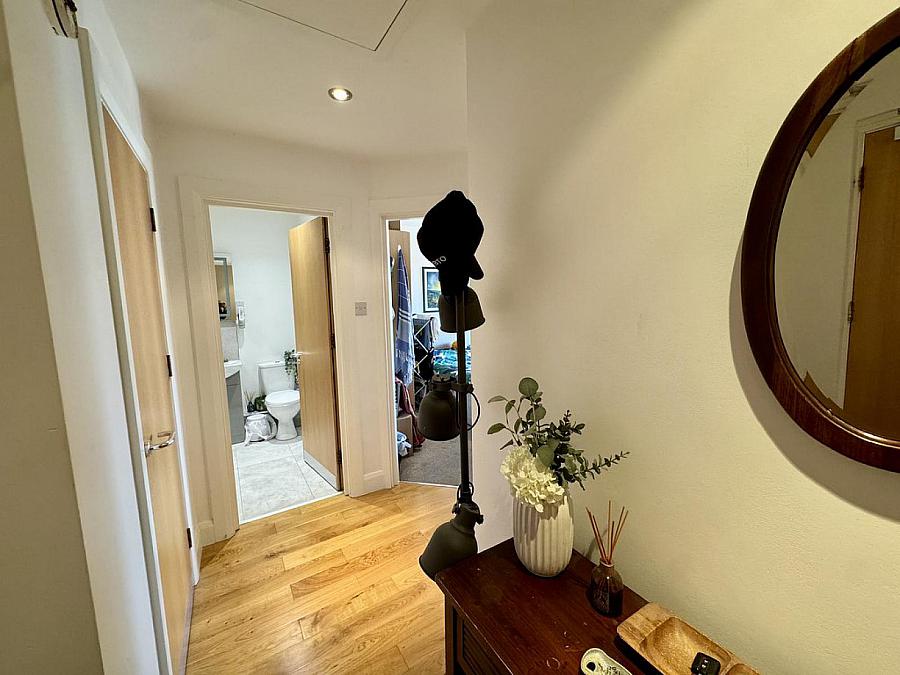 Apartment 14 Lesley Plaza