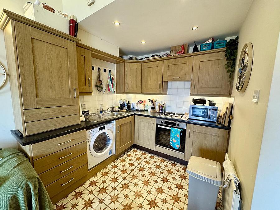 Apartment 14 Lesley Plaza