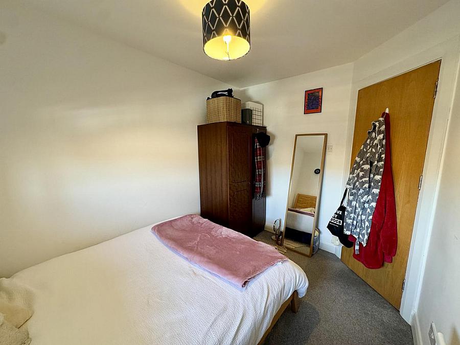 Apartment 14 Lesley Plaza