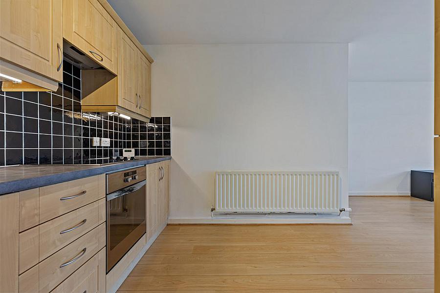 Apt 59, 17 Queens Square