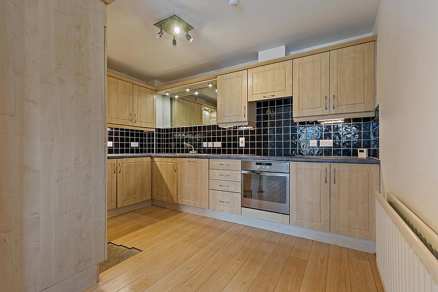 Apt 59, 17 Queens Square