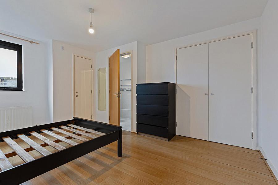 Apt 59, 17 Queens Square