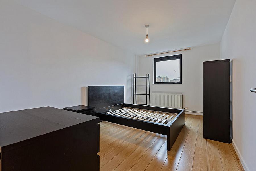 Apt 59, 17 Queens Square