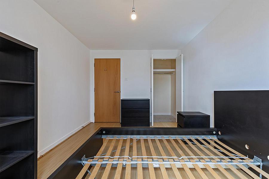 Apt 59, 17 Queens Square